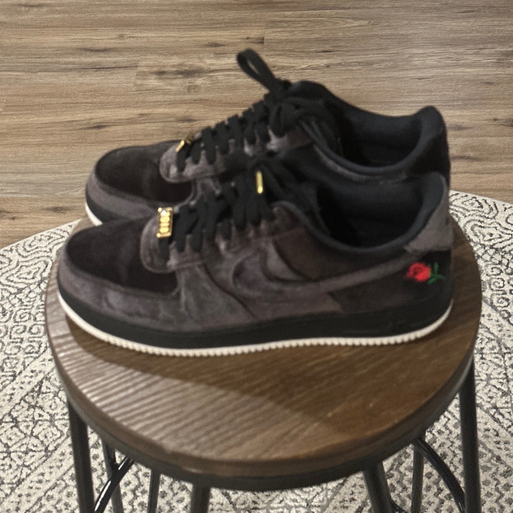 Nike Air Force 1 Black “Velvet Rose”